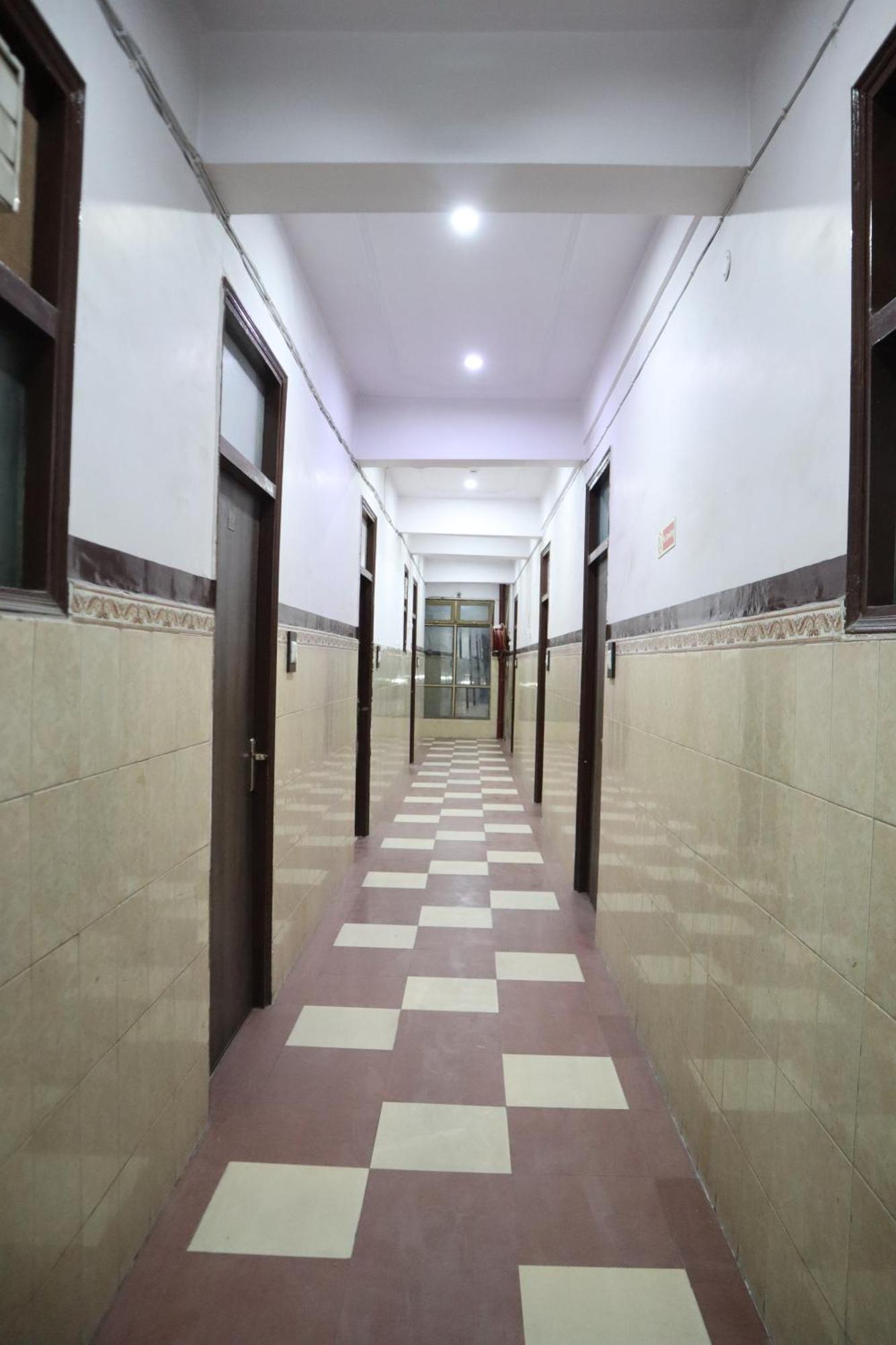 Hotel P R Palace Лакхнау Экстерьер фото