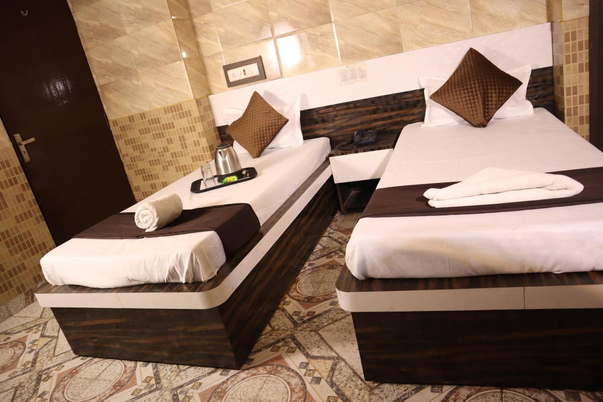 Hotel P R Palace Лакхнау Экстерьер фото